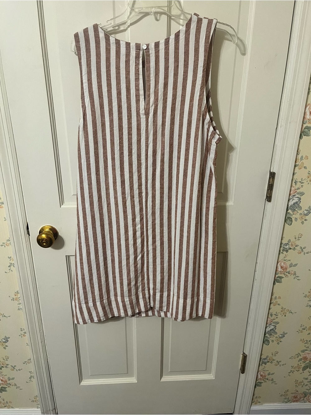 Old Navy Sleeveless Brown & White Striped Women's Dress - Picture 4 of 5